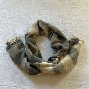 Cream/Gray One Size Women’s Scarf